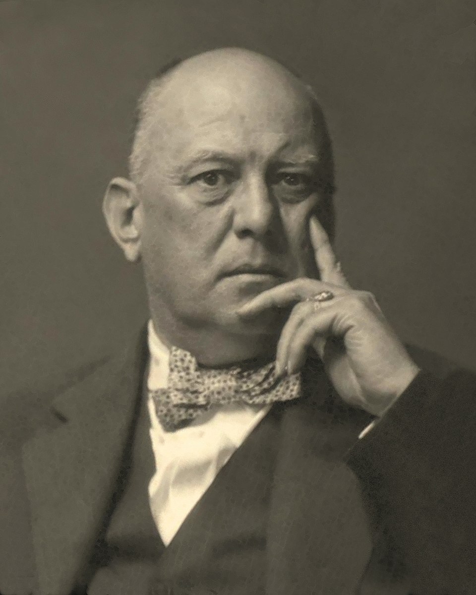 10 Fascinating Facts about Aleister Crowley